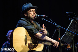 Xavier Baró, Roger Mas, Lucía Sócam, Eliseo Parra, Ángel Petisme i El Cabrero al Barnasants <p>Ángel Petisme</p><p>F: Juan Miguel Morales<br></p>